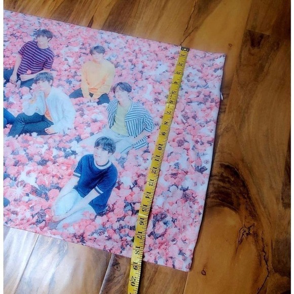 BTS vintage pillow case. Young BTS boys Kpop Collectable Rare BTS Army must have - Picture 4 of 4